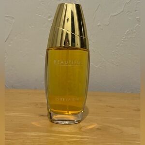 Beautiful fragrance by Estée Lauder.